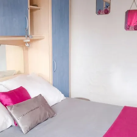 à Avec Piscine Partagée - 36 M² Fitou