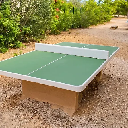 à Avec Piscine Partagée - 36 M²