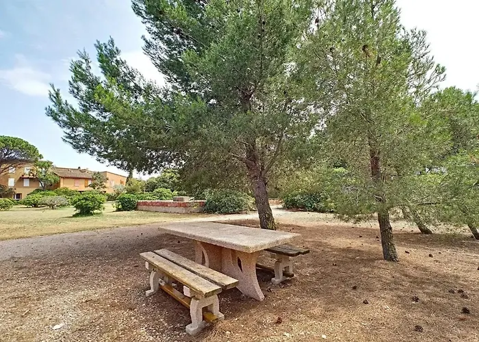 à Avec Piscine Partagée - 36 M² * Fitou