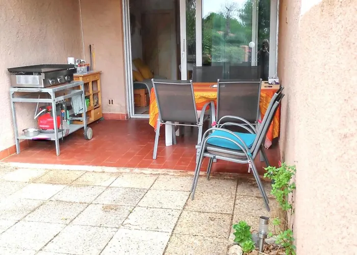 à Avec Piscine Partagée - 36 M² Appartement *