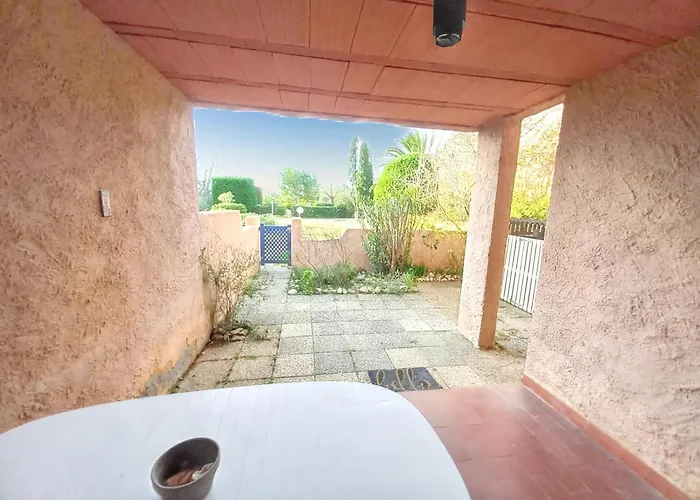 à Avec Piscine Partagée - 36 M² Appartement *