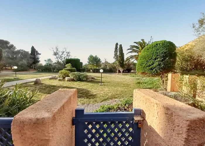 à Avec Piscine Partagée - 36 M² Appartement